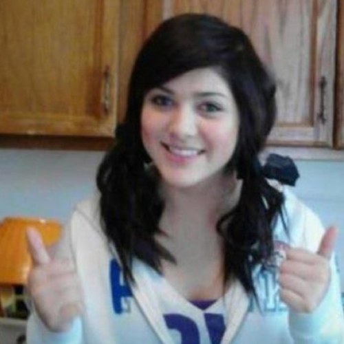 martinez1127's profile picture. claudia.... 16 SINGLE:)  like to have a little fun I live for my friends but will die for family if you follow I'll follow bck:) kick rocks:)