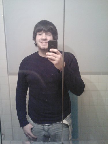Irish american that from linden, NJ. Cool and likes to party. Im a grad from LHS. Hit me up anytime. #followback #Irish#Colts#Chelsea #Nets