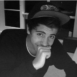 17, Australian, Beach boy!! i'm taken!! thats all you need to know!! Tap my follow button like you never did before! ask if i don't follow bk! #TeamFB