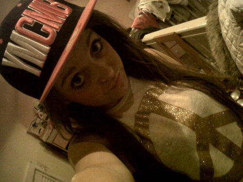 jadebieberr's profile picture. This is my old account, my NEW ACCOUNT is @jadeyburton_