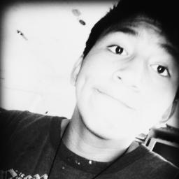 mmm alto de 1.60 eddad 14 y guapo jeje :3 suigeme y te sigo :3