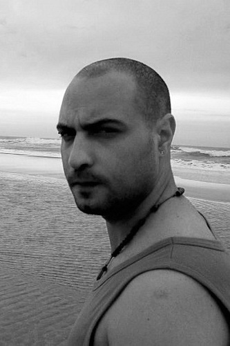 Los locos abren los caminos que más tarde recorren los sabios.
Carlo Dossi