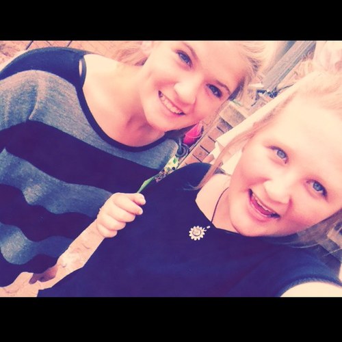 @codysimpson @jordanjansen @78violet @juliaguillard follow;)