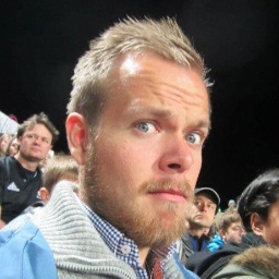 Dialektforvirret egersunder. Stud.NHH. Bankmann. Kaffedrikker. Sportsidiot. Livsnyter. Applefan 