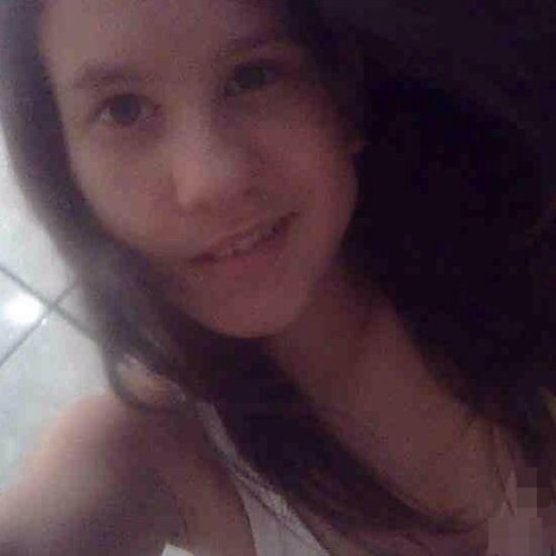faço caretas, falo sozinha, dou risada de tudo, nikiita da @_maarimd {: giuulita é só minha sz' miinha tooooop safadoona é a @BehCavazzani e só.