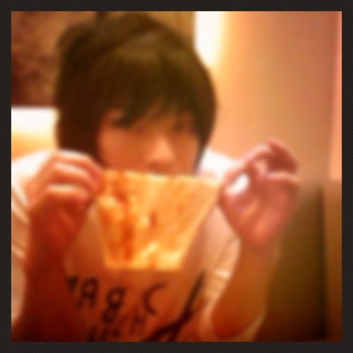 LLR福田さんの非公式ボット。
【注意】ご本人様ではありません。主にライブ、ブログ、ツイッターでの発言をつぶやきます。話しかけてもらえると、お返事します。なにかあればDMで。