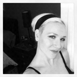 MzTelf06's profile picture. Not to much I am a Hair Dresser. Snowboarder Extraordinaire I love fashion, silly photos, hanging with the dorks in my life and Books lots, and lots of Books!!!