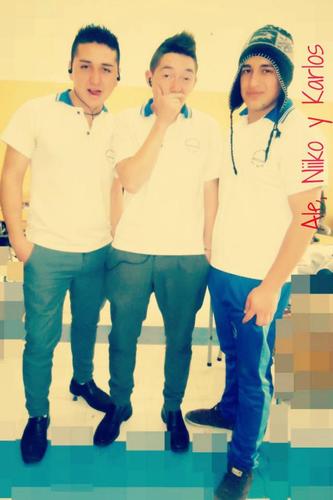 Me gusta jugar Futbol y Eso po wasñdlñaslda *-*
Amo a mi polola {C}