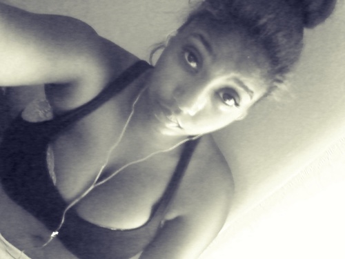soooo im juss me im a sweetheart and i love music alot3!