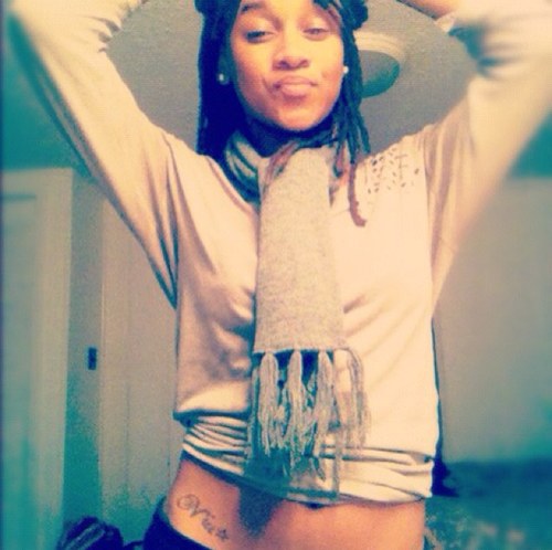 Sophmore | 5'2 | Follow me & my Love  @quez_lemg (: Mention me & let me know ya follow me so I can FB (: Follow me on IG : @xsimplyniaa_