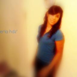 vale_298's profile picture. -Paso a paso subí la escalera y aprendí mucho por el camino para adelante sin voltear siquiera quien me detuviera solo mi destino!