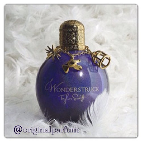 Genuine branded perfume. Parfum ORIGINAL 100%. garansi CASHBACK. sms 0838 67000077 pin : 287c5670