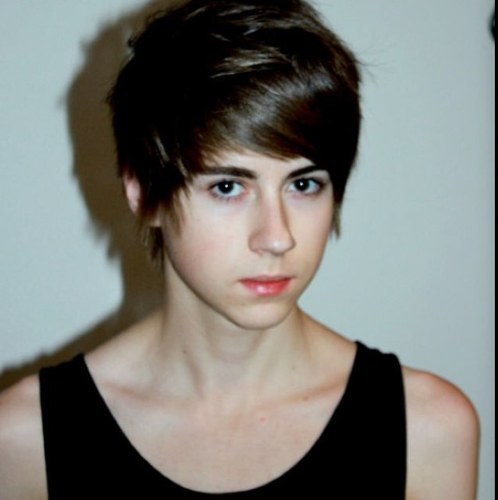 SuckItScooter's profile picture. 18 single. gay~im pretty easy to please, if your borning or rude i wont pay any attention to you :) have a nice day :)