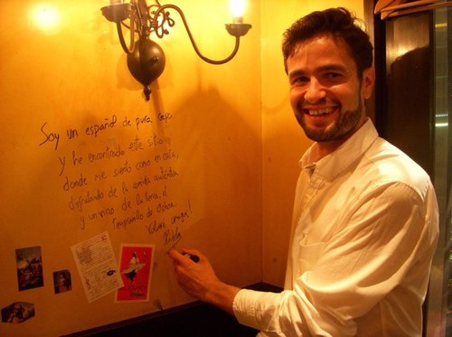 Profesional del Agro y viajante. Amante de todo lo que me recuerda que estoy vivo y se comparte en una mesa. Interés por: Ciclismo, Filosofía, música y Japón.