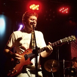 Guitarrista. Amante de la musica en generas, y del BLUES y rock en particular.
Deportista. Estudiante de Diseño Grafico (ESDA)
1993