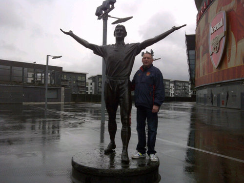 Follow 'the Arsenal' home and away. Enjoy watching boxing and rugby.