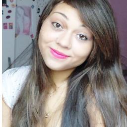 Melhor amiga da @Beatriz_TM_,chata, MUITO ciumenta e só isso que você precisa saber.*