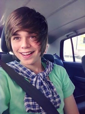 Jules, 15 ans. T'en veux plus ? Follow moi.