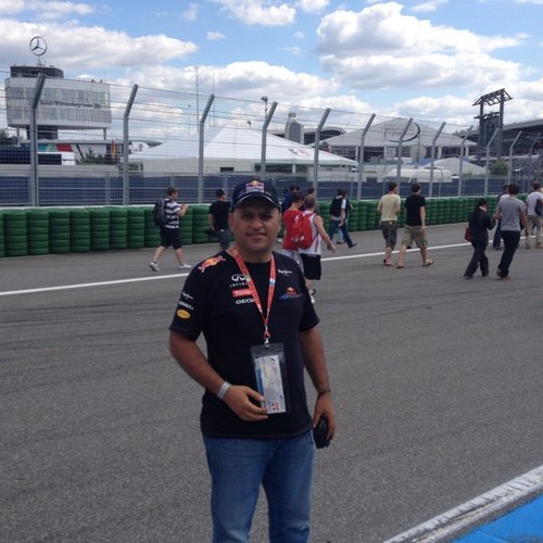 لم احترم هذا العالم ما دام بة طفل يبكى من الجوع instagram. @ rami_m . ❤️F1  ramisalman6