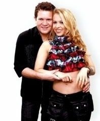 amo a banda calypso não aceito critica sobre eles vivo por minha familia e sempre viverei por BANCA CALYPSO♥♥ JOELMA X CHIMBINHA♥