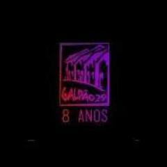 8 anos de open minds, de sorrisos, amigos.. Lugar de tantos temas, versões, sempre com foco inovador e brilhante de apresentar a música na sua melhor qualidade.