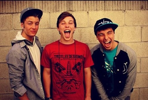 Hey this is the Emblem3 fan page for CANADA