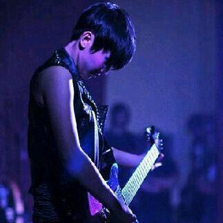 Dez_Mafioso's profile picture. Guitarist of @MAFIOSO_Band, simple, independent,