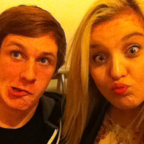 rhyskin's profile picture. 