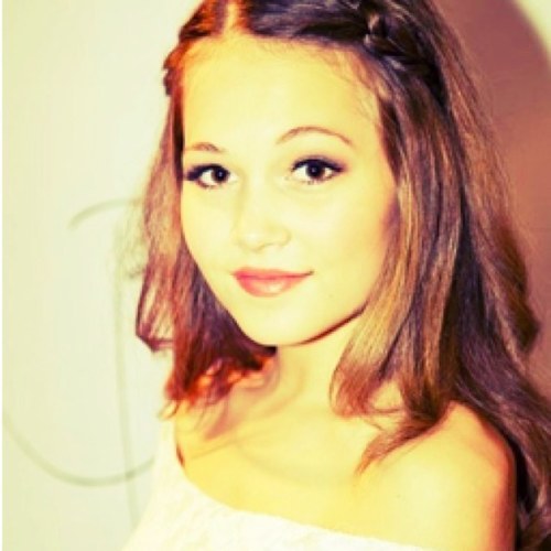 I play Bree on Disney XD's lab rats!