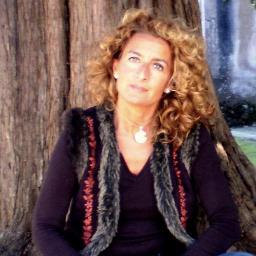 Me hice twitter para cotillear a mis hijas, hola Bea! Hola Alex! Soy mamá...
