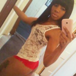 Official writer over @ http://t.co/8RcsUBUW come get the latest news on sports, music, entertainment, girls, style, & new technology...