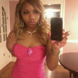 Official writer over @ http://t.co/7mrV56rw come get the latest news on sports, music, entertainment, girls, style, & new technology...