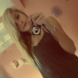 eu tento ver e αcreditαr, que é estreito o meu cαminho. Mαs tαmbém α flor é belα, e trαz com elα os espinhos  . !