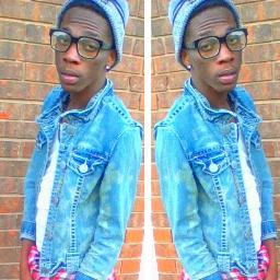 yall,dnt needa kno shit ahbout me.! just kno if yu see me hit my paqe..FOLLOW me