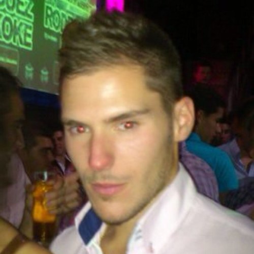 Biografia:

 Solo tienes que preguntarme :)