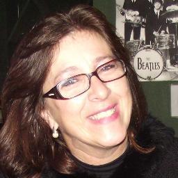 Professora de artes, especialista em artes visuais!