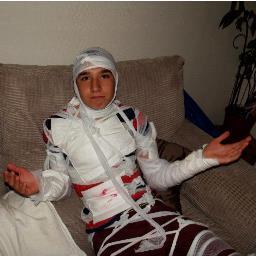 Hey, I am a sports athlete in the middle of my prime!
Follow me and ill follow you :)