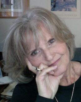 Author of IN THE TIME OF APRICOTS, a novel set in modern day #Egypt. Teacher, lover of books, travel, good friends and riding horses by the #pyramids.