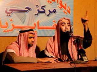 ياسر العنزي الذي لا يرى ولا يسمع ولا يتكلم ، منذ ولادته هذا الحساب نذكر مواقف وقصص ياسر وبعض أخباره ومحاضراته ، ولإيجاد زوجة صالحة ترضى به زوجاً ساعدونا بنشره