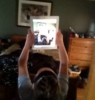 Hey you yeah you hold your head up high cause your beautiful and dont let anyone tell you diffrent :) http://t.co/sQuCxDur