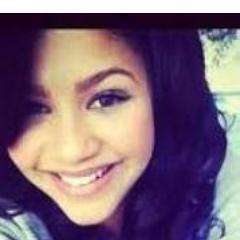 Hey everyone am zendaya from shake it up with bella thorne and please follow my friend @hanscia please