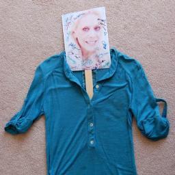 When I was lost and alone, I learned self-reliance.

I'm a head on a stick, wearing Juliet's shirt, and LOST in Memphis.