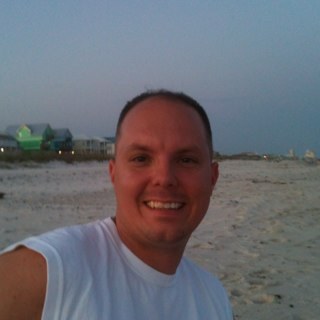 Ex military chinook helicopter mechanic/ flight engineer. Born in clarksville, tn. Work at Ft Campbell military base. VETERAN