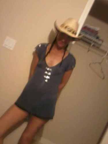 nikkitobia's profile picture. 