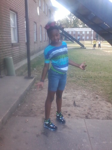 blahhh , blahhh ! Juss FollowME & ill Follow back(:
 'GET IT , GOT IT, LOVEE IT:)