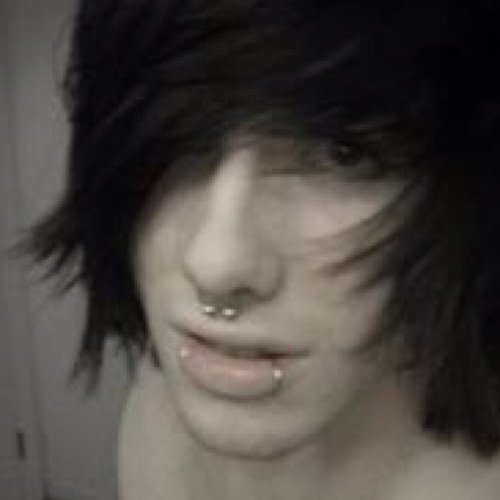 hi im Alex. im gay. and single (/).(\) i love cuddling , sex, and movie nights. @BrYcE_jAmS is my brother 3
