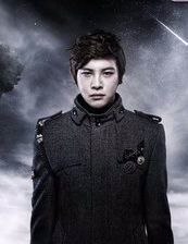 Rudolf_PBot's profile picture. 타들어가는 이 세상 황제 루돌프가 구하리라! / 뮤지컬 Elisabeth 루돌프 bot / 뮤지컬 Rudolf 설정 일부 포함 / 활동시간은 매우 불규칙/ 보이지 않더라도, 나는 언제나…