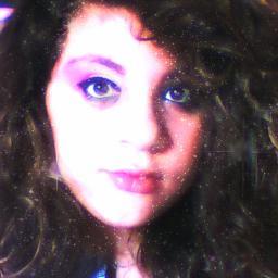 Hi! :3 I'm from italy , I'm a 13 
I Love with all my heart One Direction and Cher Lloyd *--*