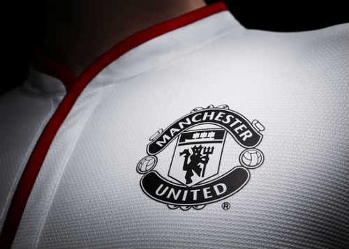 Tweeting you the best collection of images around in the world of Manchester United! Help by sending us your own or simply enjoy the pictures we tweet :D #MUFC