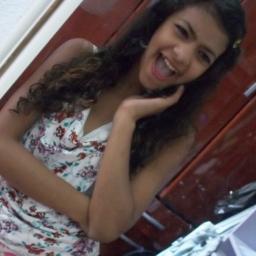 Vitoriana,11 anos,paulistana,Virginiana,Vlogueira, amo make e cantar.Me segue? Bjs. Contatos :
